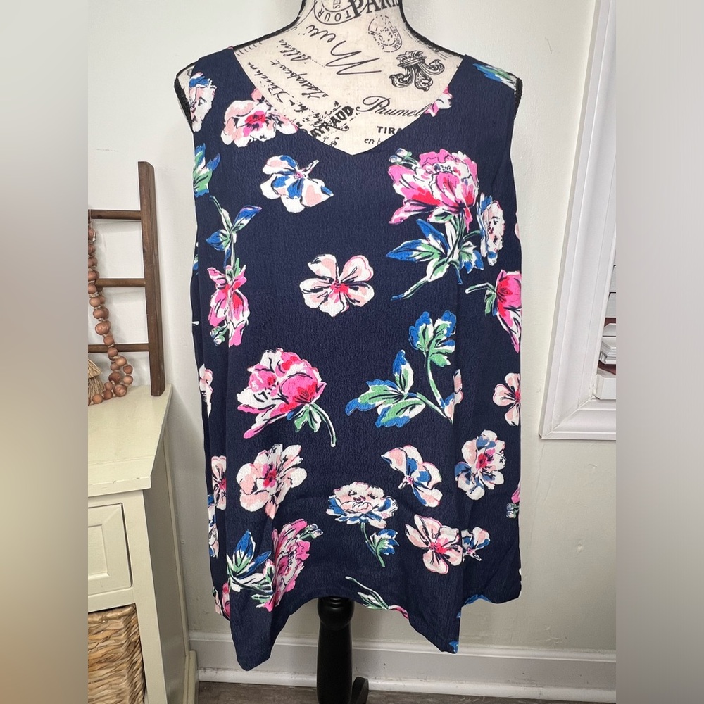 Brand New-Joules Floral V-Neck Top